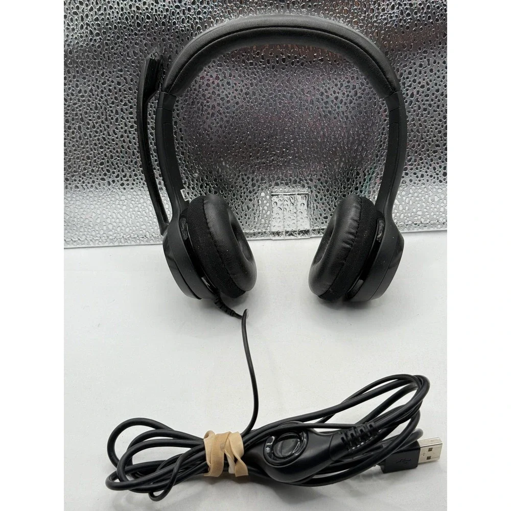 Logitech H390 USB Headset with Noise Cancelling Microphone for Business‎ Calls